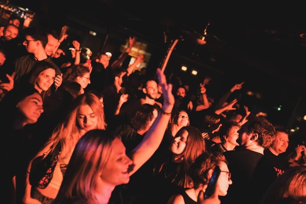 Rasprodan klub Sax na koncertu Retrodukcije